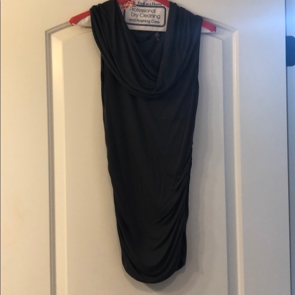 Tahari top